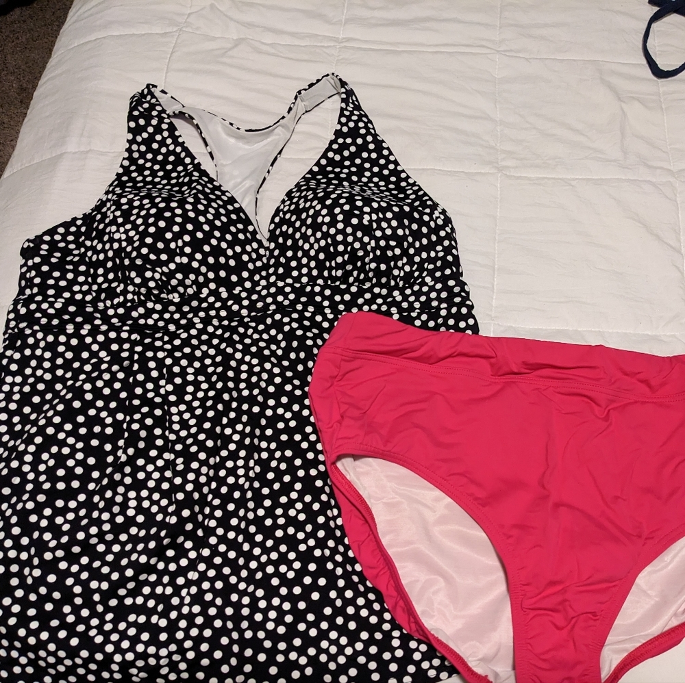 New without tags tankini swimsuit top and bottom